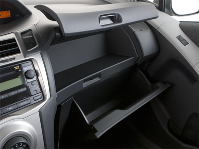 2010 Toyota Yaris 3dr LB Man (Natl)