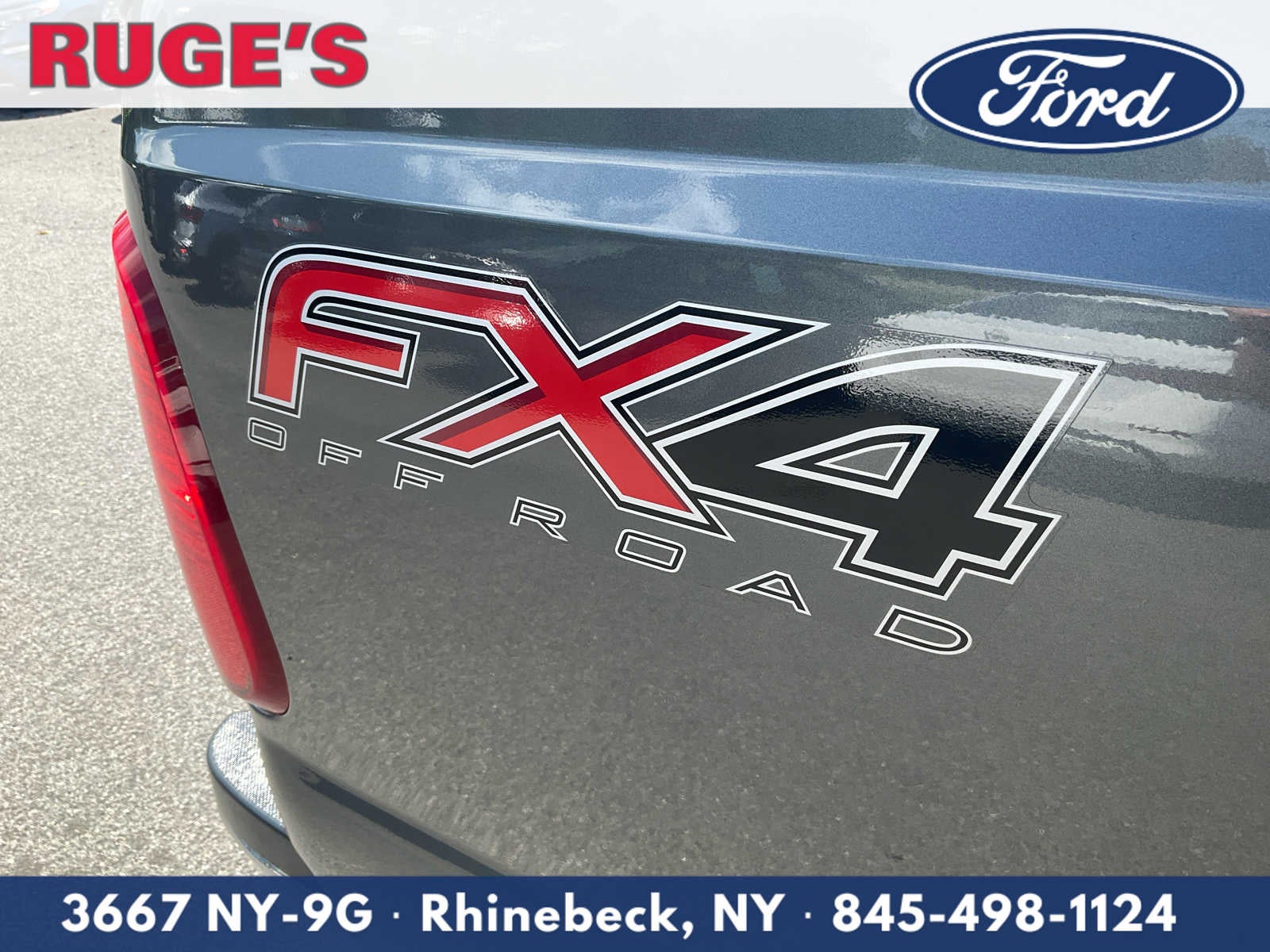 2015 Ford Super Duty F-350 SRW Pickup Lariat