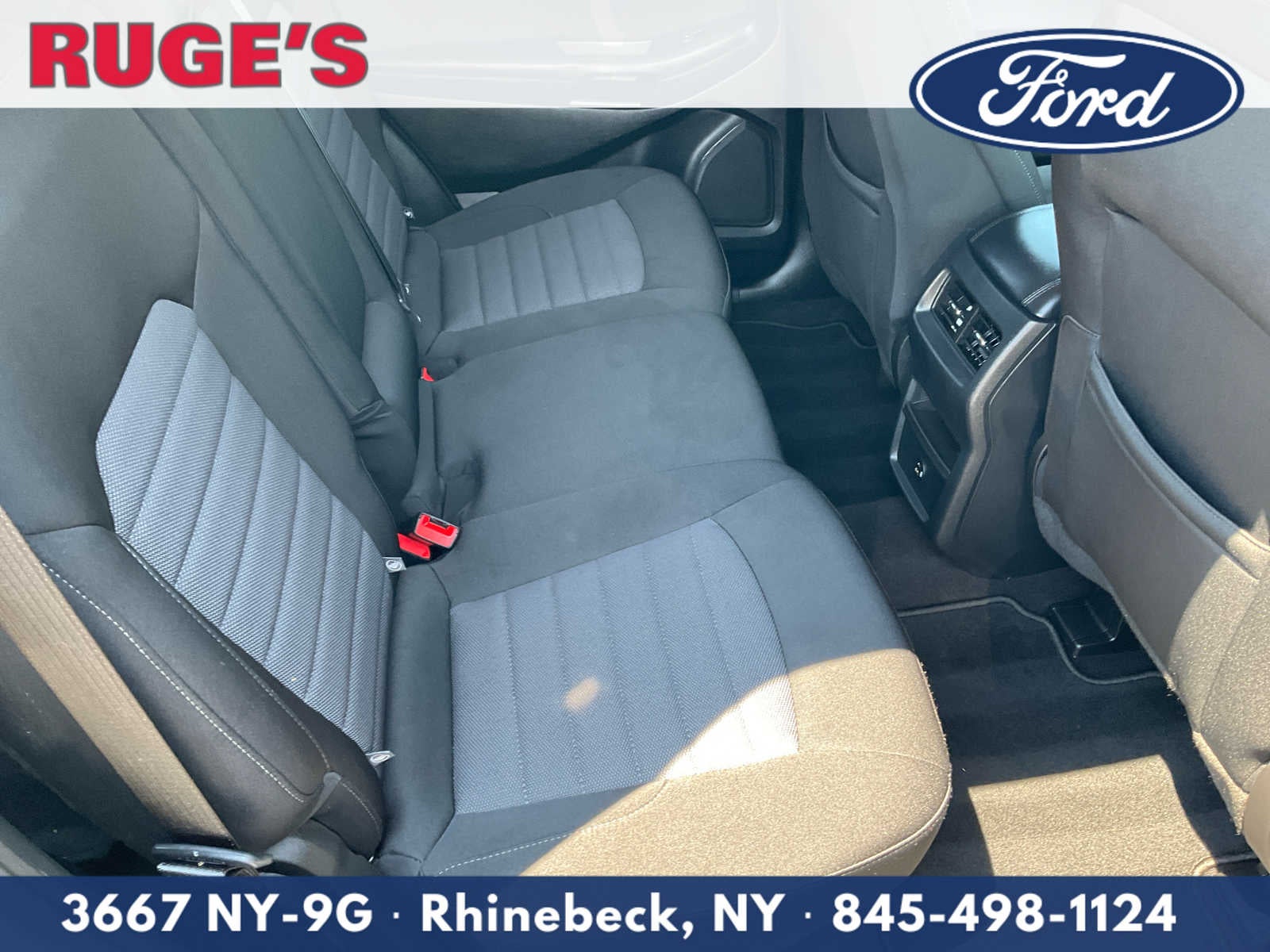 2022 Ford Edge SE