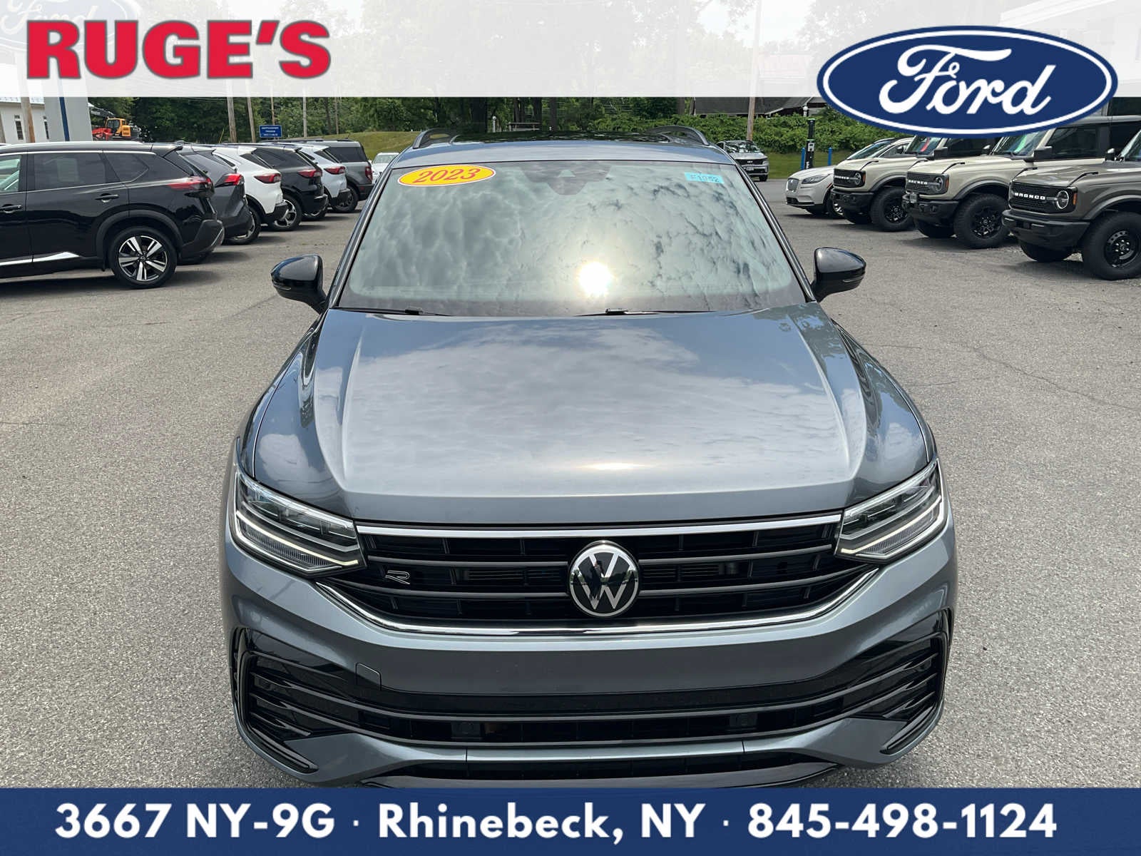 2023 Volkswagen Tiguan SE R-Line Black