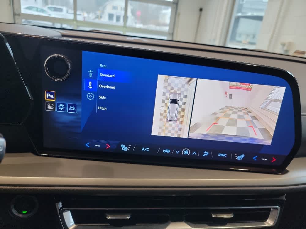 2025 Chevrolet Traverse AWD LT