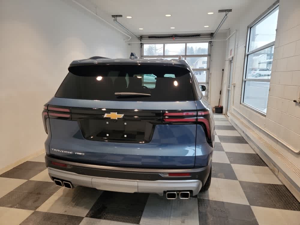 2025 Chevrolet Traverse AWD LT