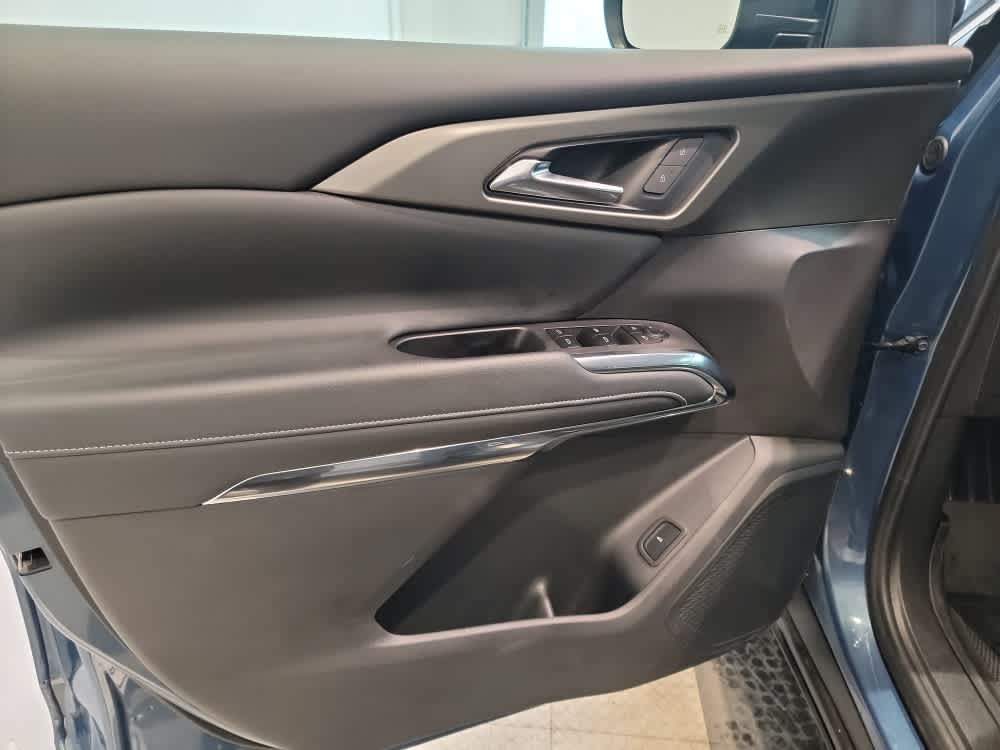 2025 Chevrolet Traverse AWD LT