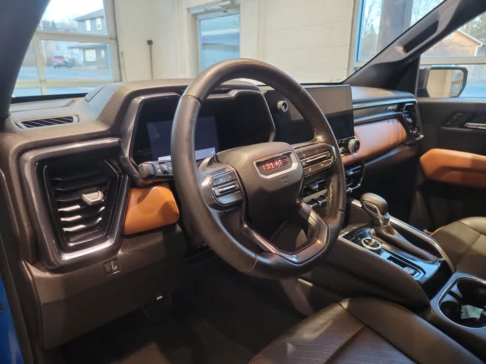 2023 GMC Canyon 4WD AT4