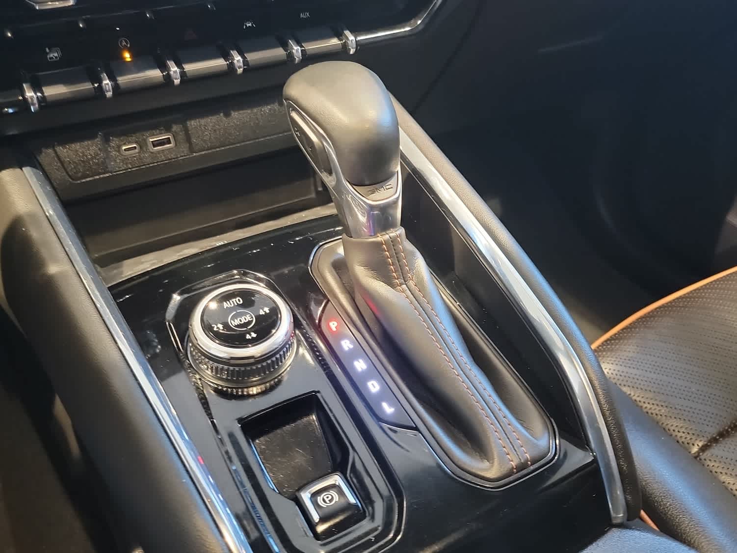 2023 GMC Canyon 4WD AT4