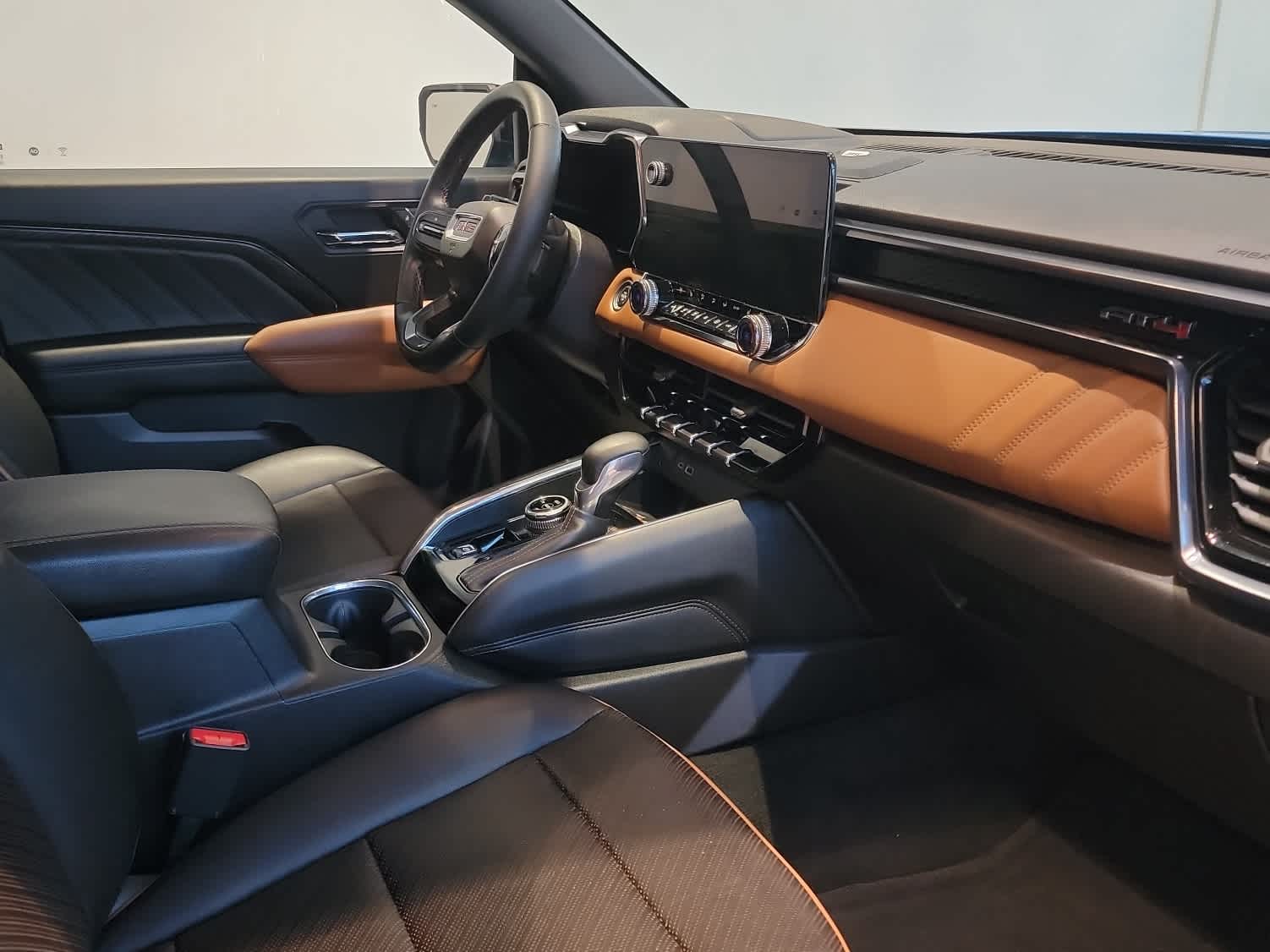 2023 GMC Canyon 4WD AT4