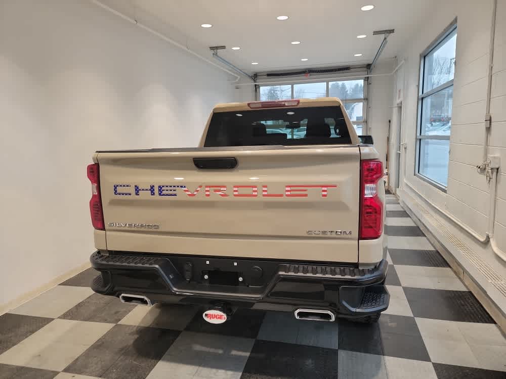 2022 Chevrolet Silverado 1500 Custom Trail Boss
