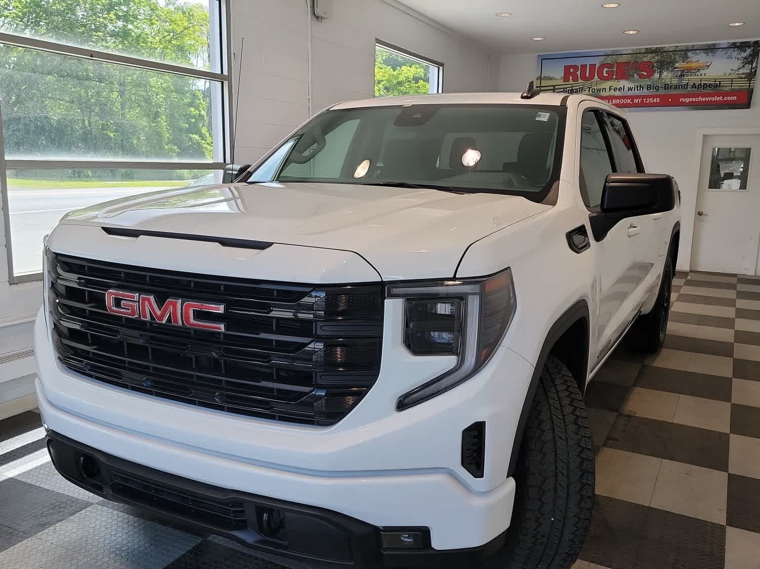 2024 GMC Sierra 1500 Elevation