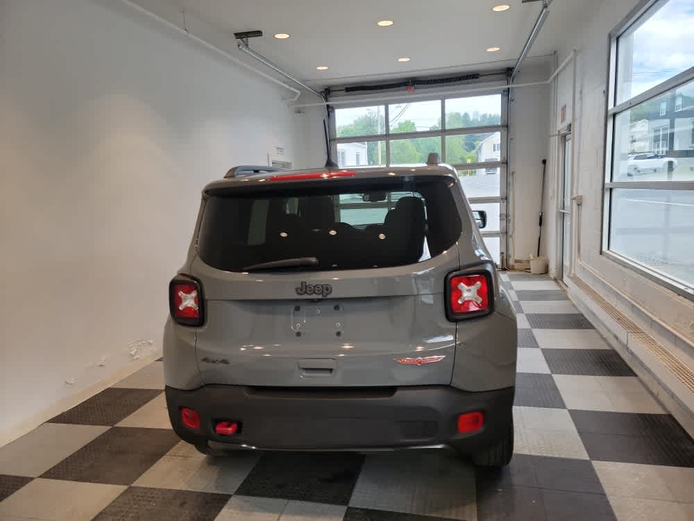 2022 Jeep Renegade Trailhawk