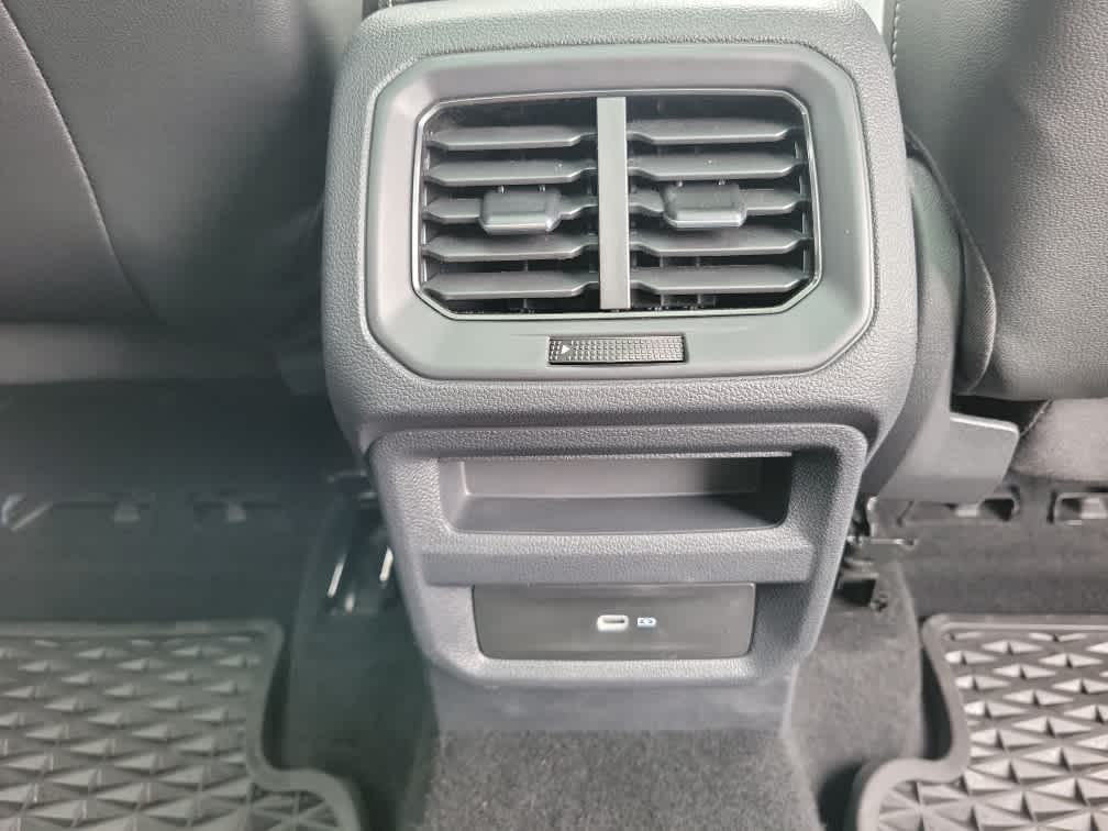 2023 Volkswagen Taos SEL