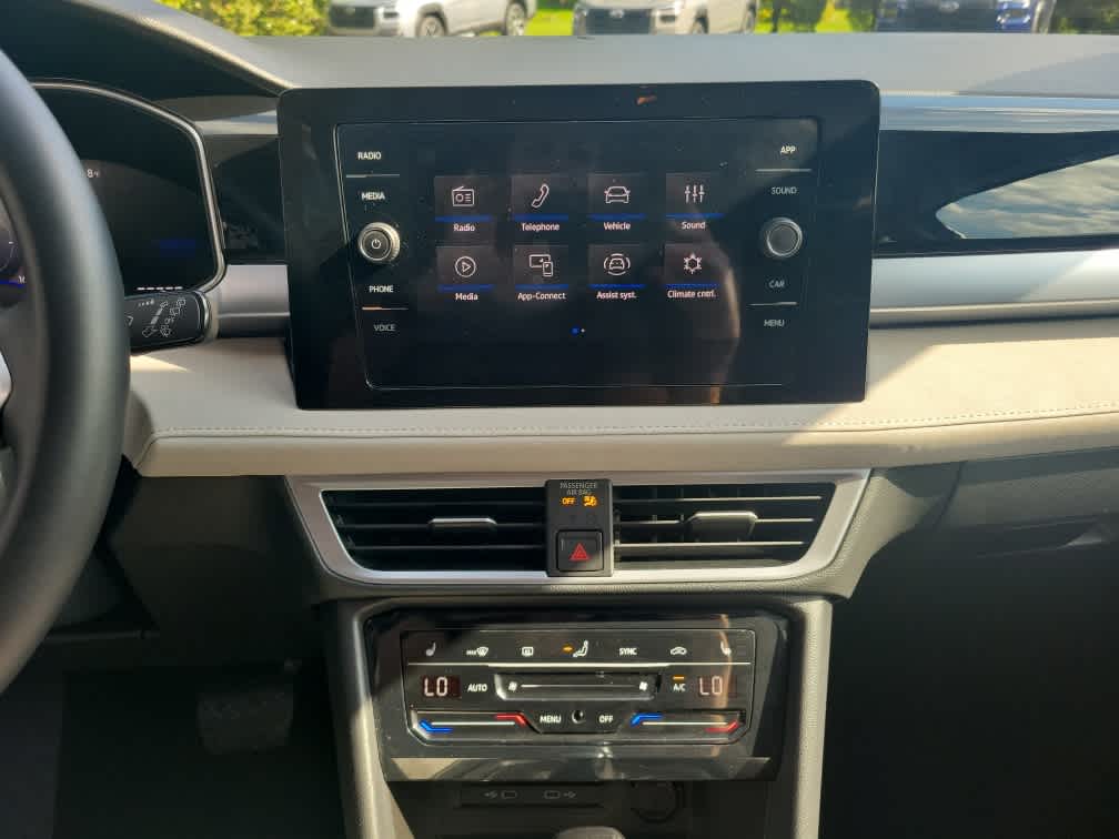 2025 Volkswagen Taos SE