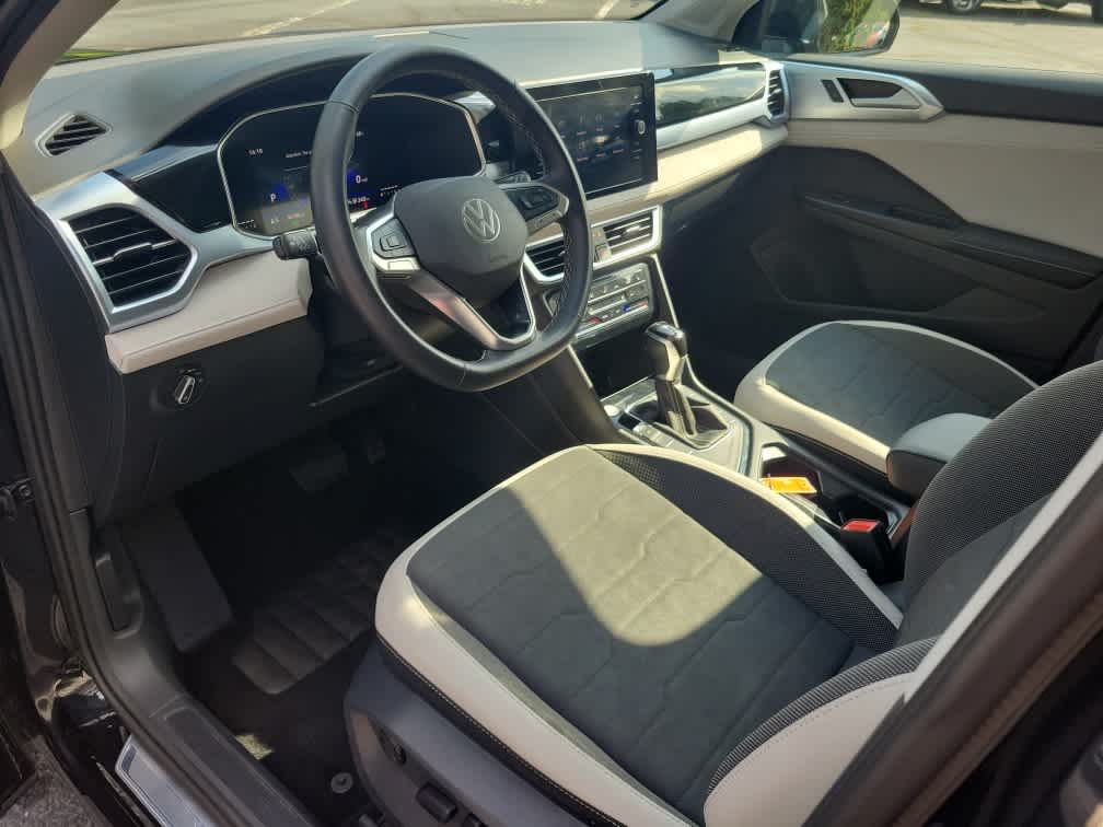 2025 Volkswagen Taos SE