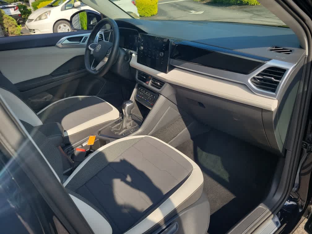 2025 Volkswagen Taos SE