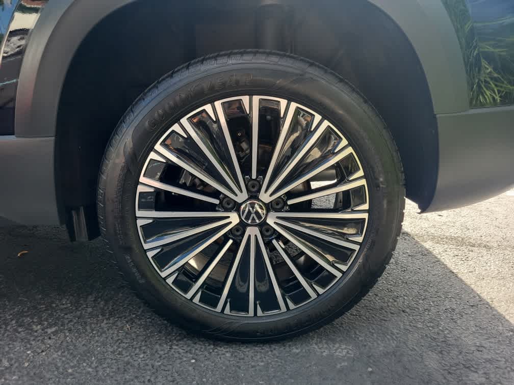 2025 Volkswagen Taos SE