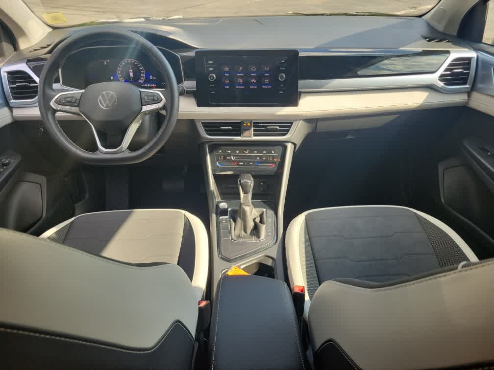 2025 Volkswagen Taos SE