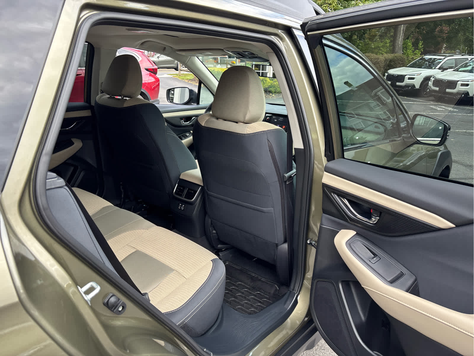 2025 Subaru Outback Premium