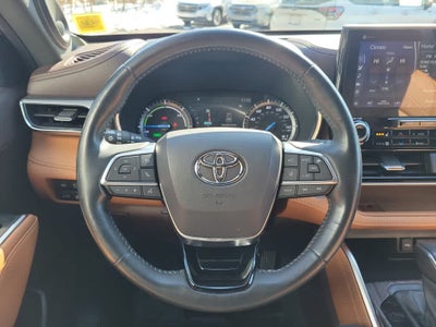 2021 Toyota Highlander Hybrid Platinum