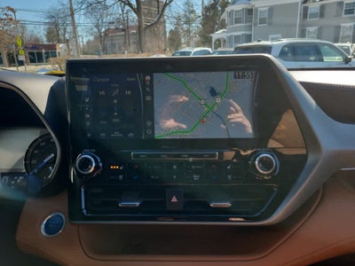 2021 Toyota Highlander Hybrid Platinum