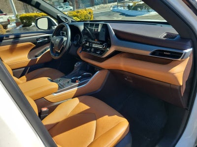 2021 Toyota Highlander Hybrid Platinum