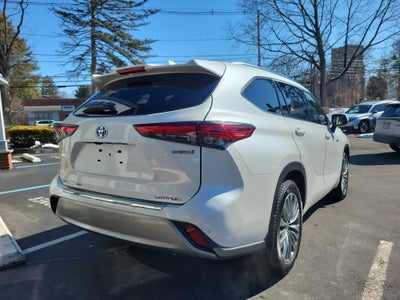 2021 Toyota Highlander Hybrid Platinum