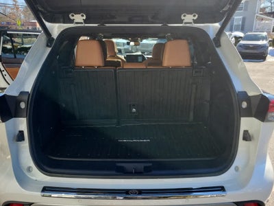 2021 Toyota Highlander Hybrid Platinum
