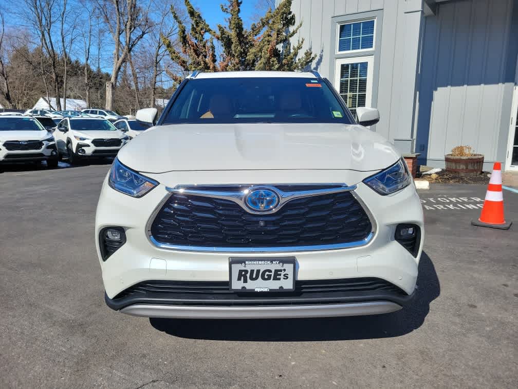2021 Toyota Highlander Hybrid Platinum
