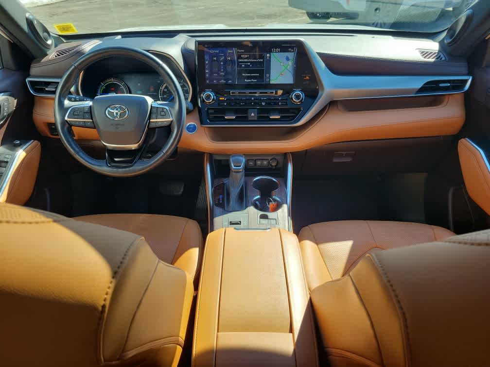 2021 Toyota Highlander Hybrid Platinum