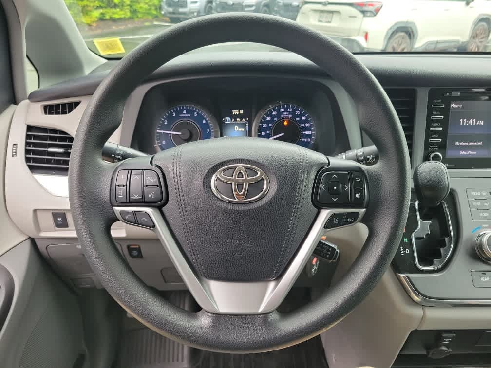 2018 Toyota Sienna LE