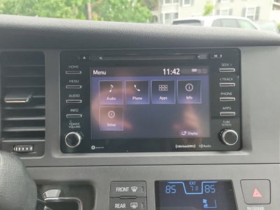 2018 Toyota Sienna LE