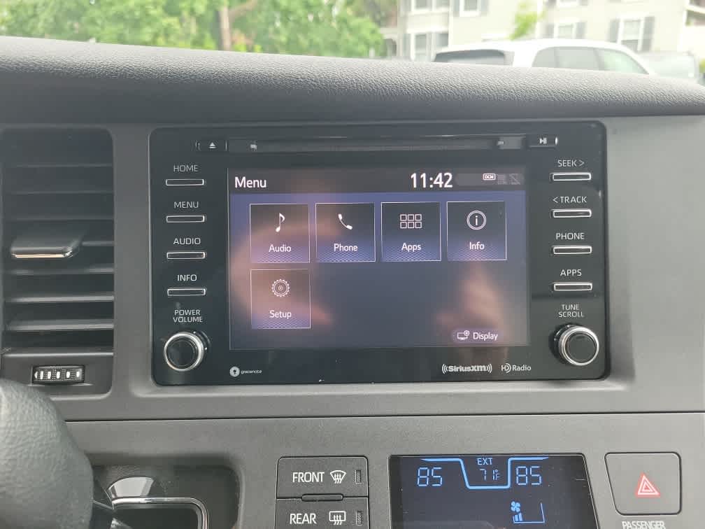 2018 Toyota Sienna LE