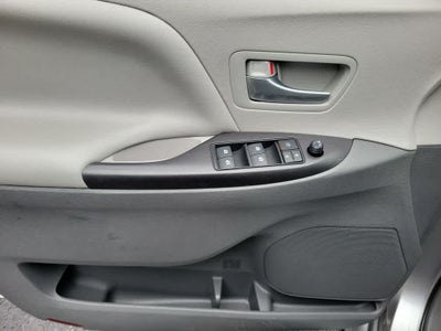 2018 Toyota Sienna LE