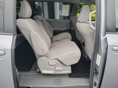2018 Toyota Sienna LE