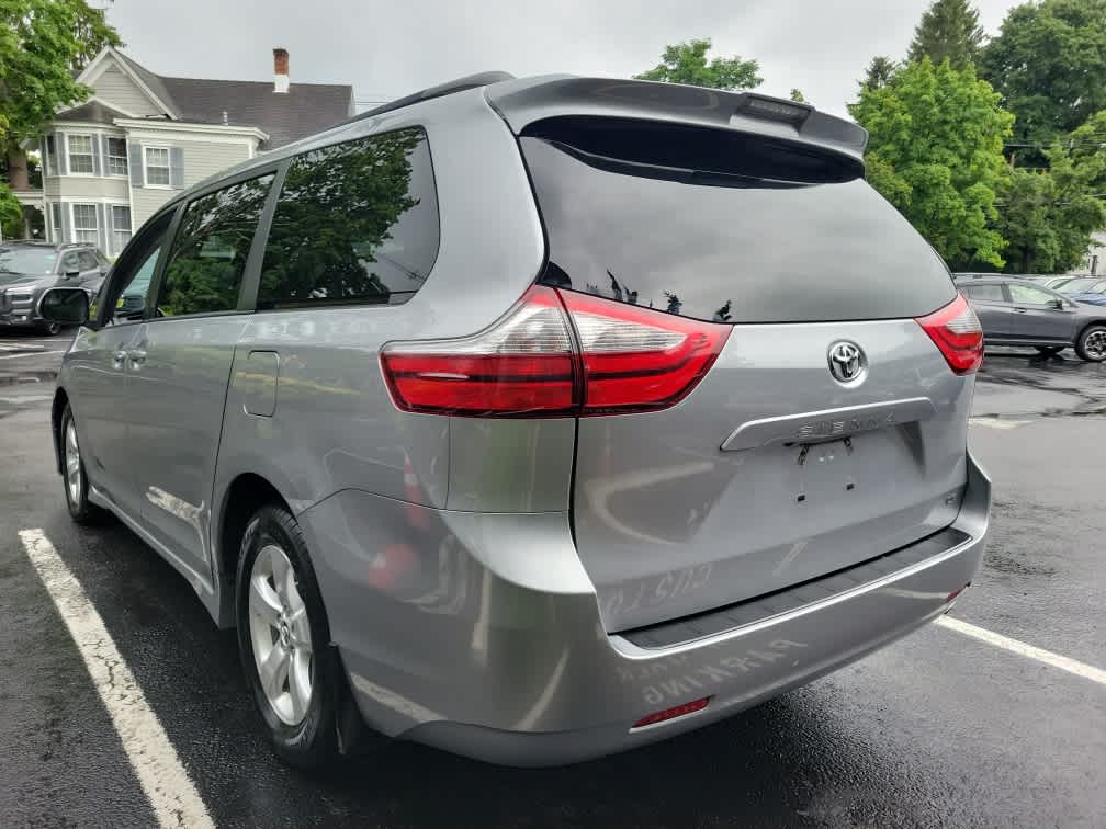 2018 Toyota Sienna LE