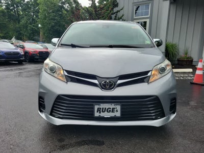 2018 Toyota Sienna LE