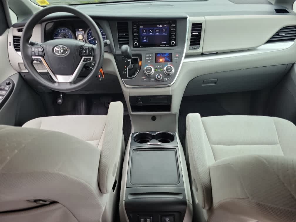 2018 Toyota Sienna LE