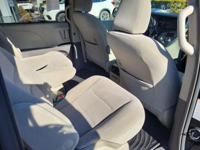 2019 Toyota Sienna LE