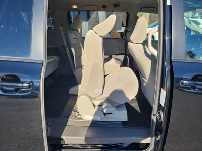 2019 Toyota Sienna LE