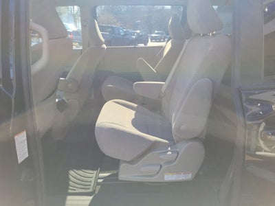2019 Toyota Sienna LE