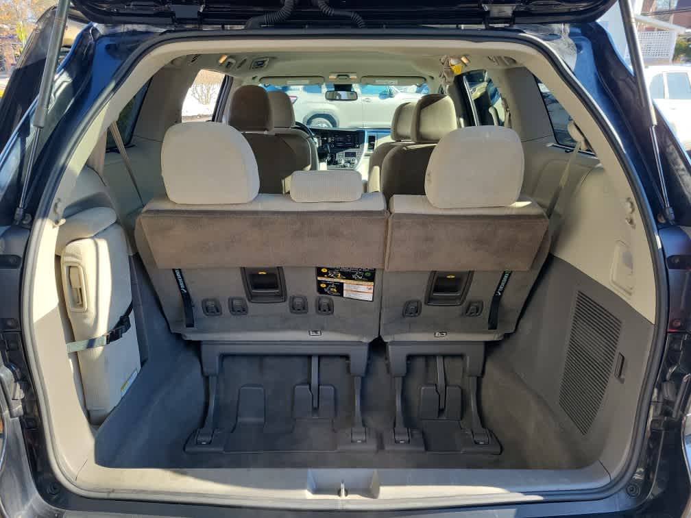 2019 Toyota Sienna LE