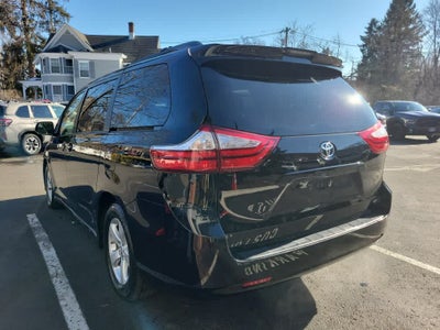 2019 Toyota Sienna LE
