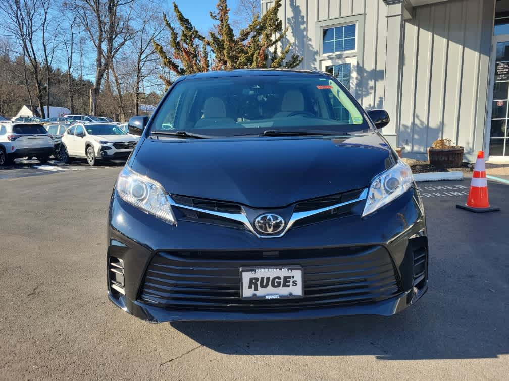 2019 Toyota Sienna LE