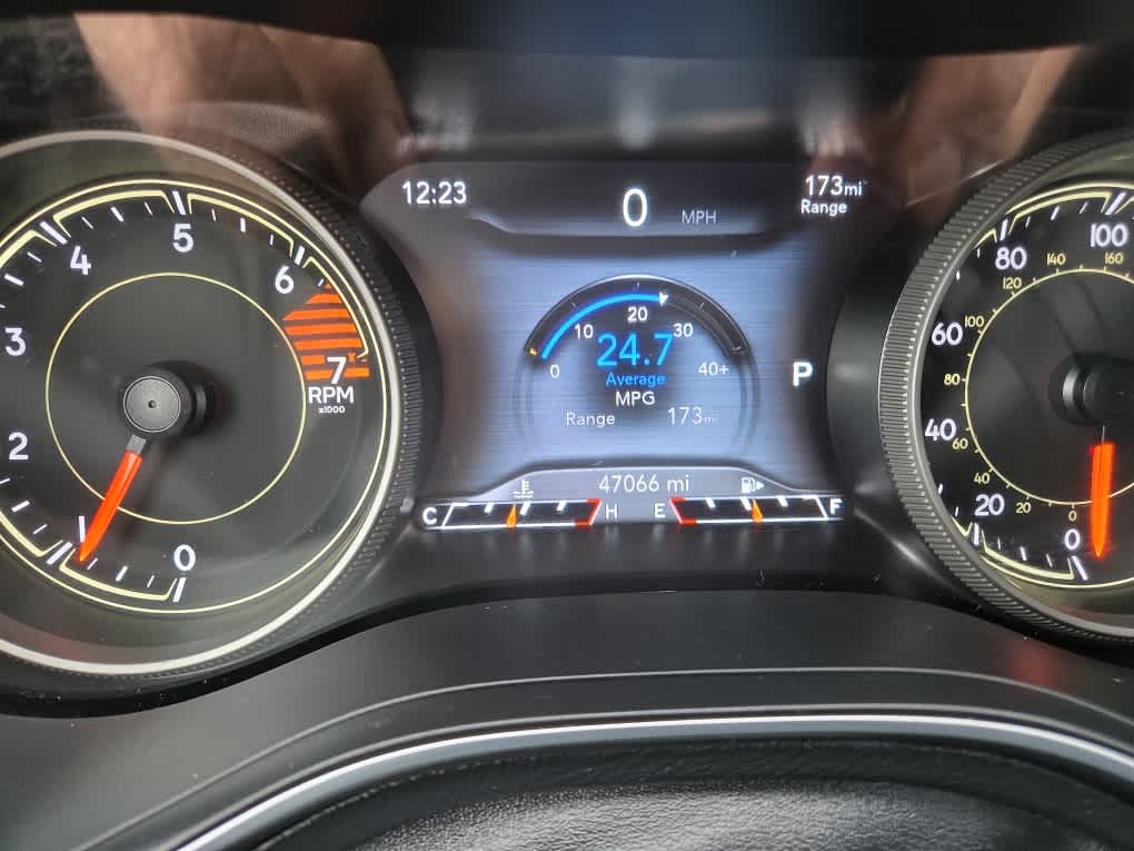 2023 Jeep Cherokee Altitude Lux