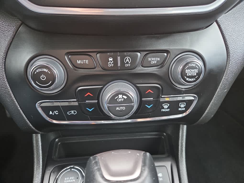 2023 Jeep Cherokee Altitude Lux