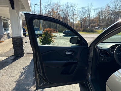 2023 Jeep Cherokee Altitude Lux