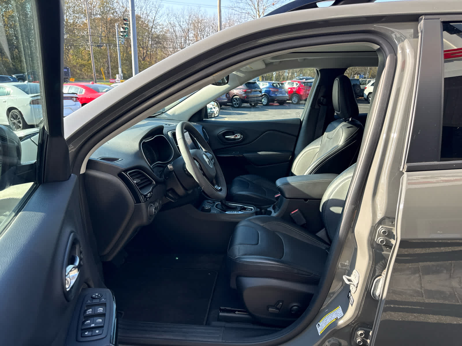 2023 Jeep Cherokee Altitude Lux