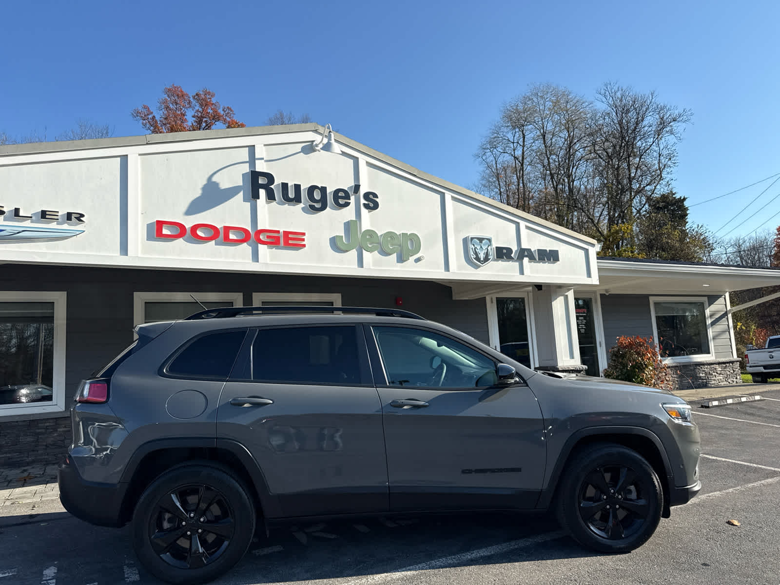 2023 Jeep Cherokee Altitude Lux