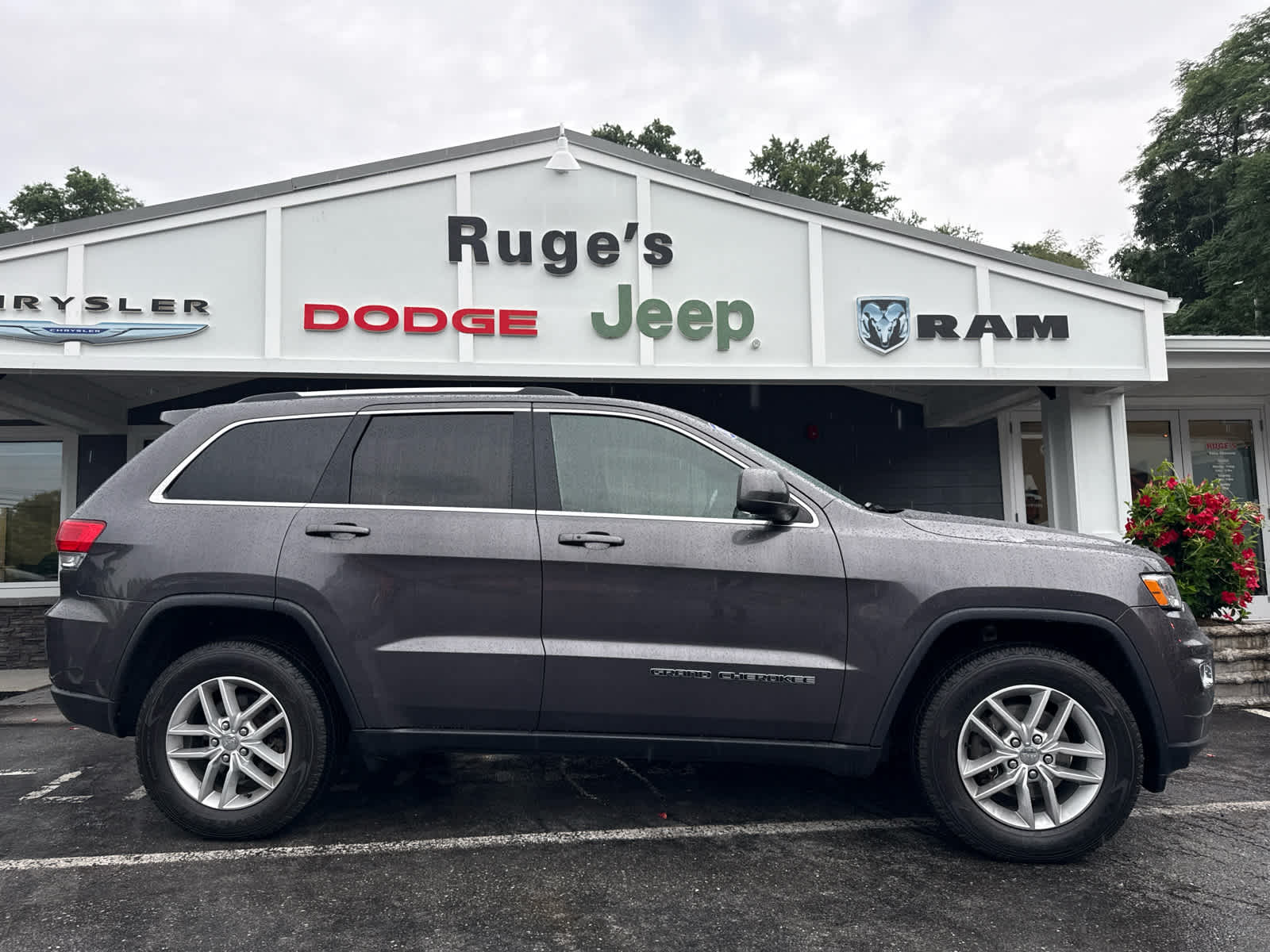 2017 Jeep Grand Cherokee Laredo