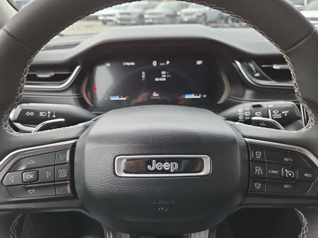 2023 Jeep Grand Cherokee L Laredo