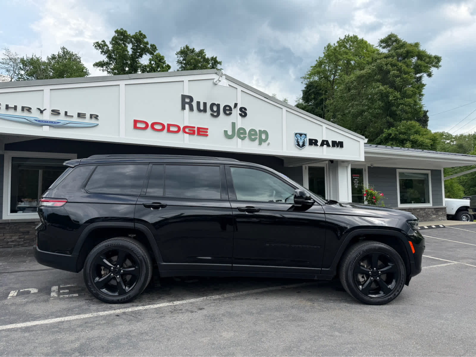 2023 Jeep Grand Cherokee L Altitude