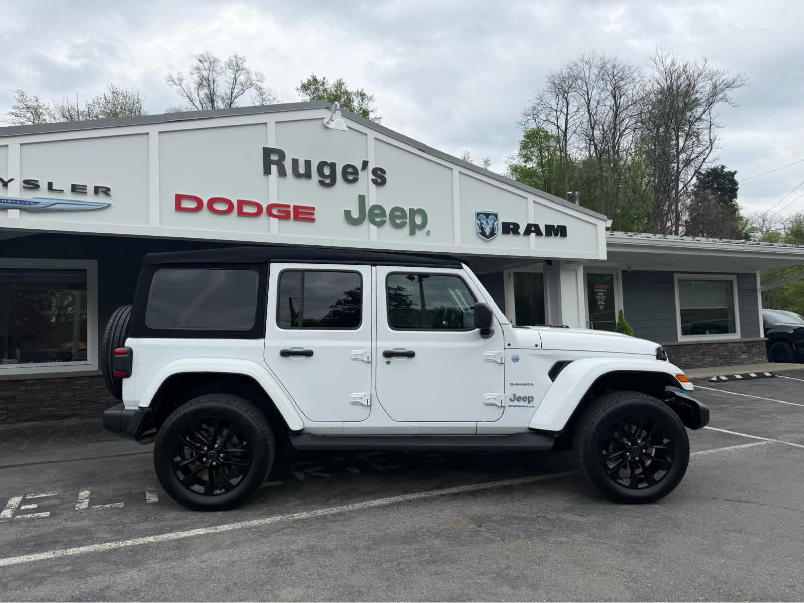 2024 Jeep Wrangler 4xe Sahara